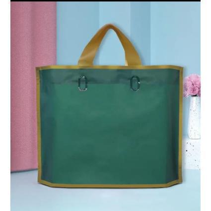 Τσάντα Δώρου Πλαστική PVC Πράσινη με Χρυσή Επένδυση 40x9x35cm